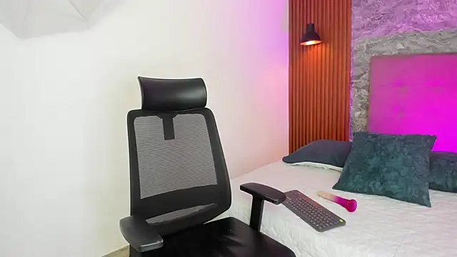 Sam Clark online show from 10-09-25, 03:37