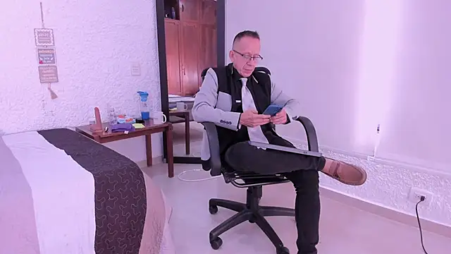  axelking  online show from 12-02-25, 11:37