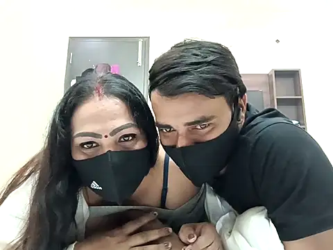 horny milf couple online show from 11-21-25, 06:06