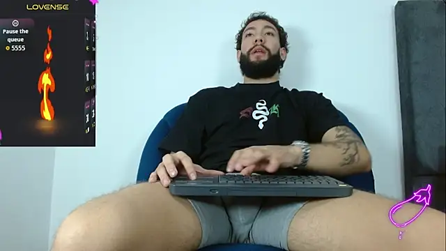 angel kyrozz online show from 12-15-25, 07:07