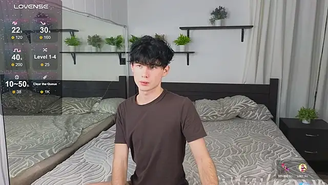 Snapshot of Cute_Mike chatting on 10-26-25, 06:36 Cute Mike online show from 10-26-25, 06:36