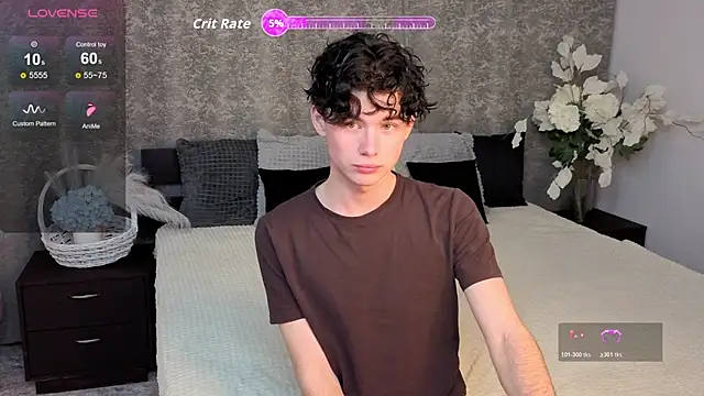 Snapshot of Cute_Mike chatting on 11-15-25, 04:36 Cute Mike online show from 11-15-25, 04:36