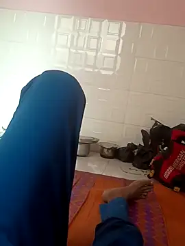 Snapshot of shohrab_hot chatting on 10-10-25, 09:30 shohrab hot online show from 10-10-25, 09:30