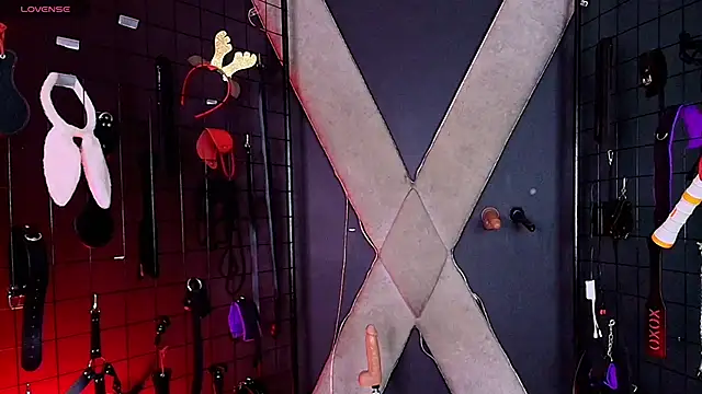 Snapshot of mranii_queen_bdsm_ chatting on 12-04-25, 03:49 mranii queen bdsm online show from 12-04-25, 03:49