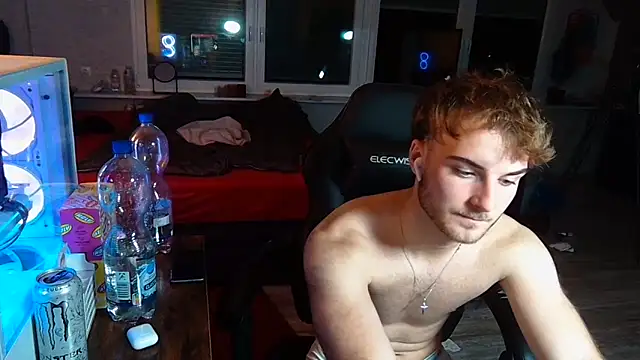 WolkenJunge2006 online show from 10-08-25, 09:34