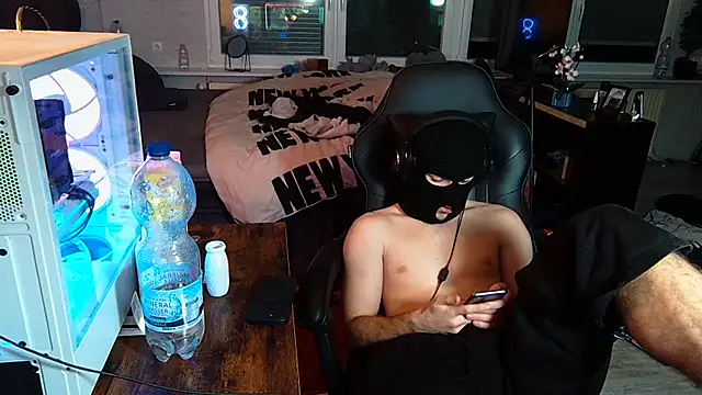 WolkenJunge2006 online show from 11-02-25, 09:17