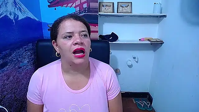 Snapshot of Biigg_xxx chatting on 10-22-25, 10:53 Biigg xxx online show from 10-22-25, 10:53