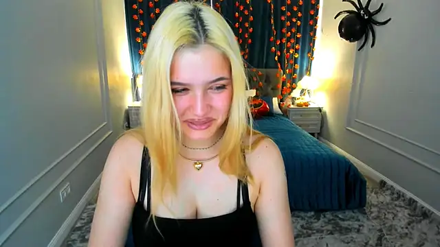 velvet skyee online show from 10-21-25, 12:50