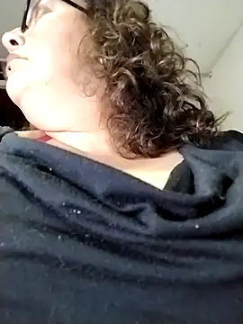 -saraqueen- online show from 11-12-25, 04:46