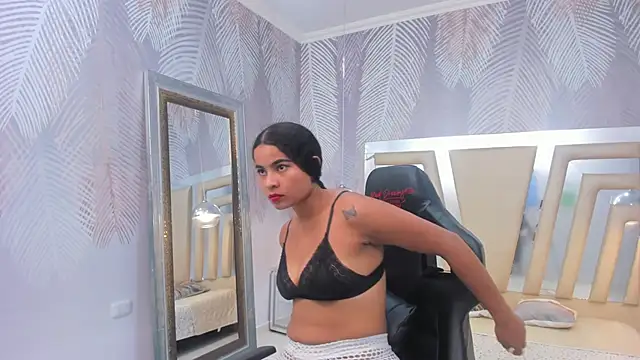 VanesaFox online show from 10-15-25, 11:43