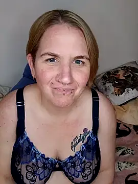 Snapshot of LaceyWestxx chatting on 11-24-25, 06:18 LaceyWestxx online show from 11-24-25, 06:18