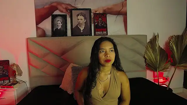 Snapshot of Amayavaldes chatting on 10-15-25, 01:17 Amayavaldes online show from 10-15-25, 01:17