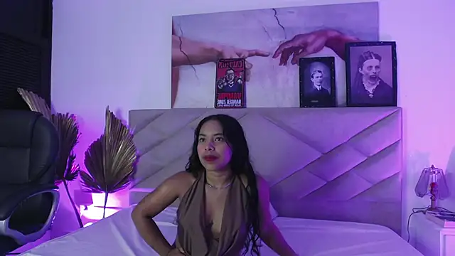 Snapshot of Amayavaldes chatting on 11-05-25, 12:43 Amayavaldes online show from 11-05-25, 12:43