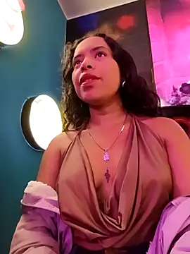 Snapshot of Amayavaldes chatting on 11-11-25, 02:22 Amayavaldes online show from 11-11-25, 02:22