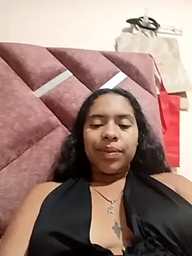 Snapshot of Amayavaldes chatting on 11-13-25, 03:27 Amayavaldes online show from 11-13-25, 03:27