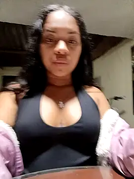 Snapshot of Amayavaldes chatting on 11-22-25, 02:43 Amayavaldes online show from 11-22-25, 02:43