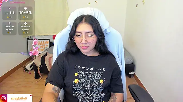 Snapshot of LoveLyy- chatting on 10-12-25, 03:49 LoveLyy- online show from 10-12-25, 03:49