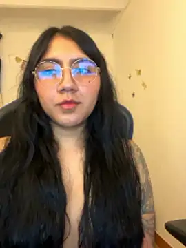 LoveLyy- online show from 12-17-25, 06:58