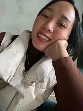 Snapshot of Pii_x chatting on 10-24-25, 01:24 Pii x online show from 10-24-25, 01:24