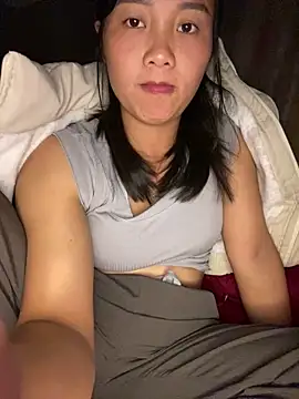 Snapshot of Pii_x chatting on 10-28-25, 02:48 Pii x online show from 10-28-25, 02:48