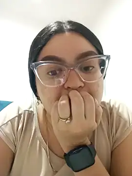 Mia glow  online show from 10-15-25, 05:57