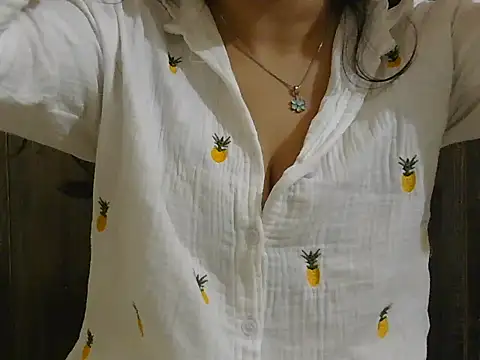 Hot Meadow online show from 11-08-25, 07:52