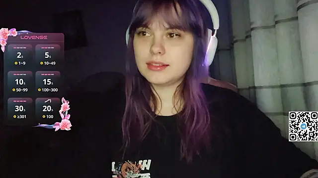 Snapshot of KristiBloom chatting on 02-13-26, 07:32 KristiBloom online show from 02-13-26, 07:32