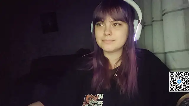 Snapshot of KristiBloom chatting on 02-15-26, 08:05 KristiBloom online show from 02-15-26, 08:05