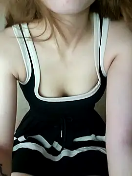 Snapshot of LylyCii6969 chatting on 10-12-25, 04:00 LylyCii6969 online show from 10-12-25, 04:00