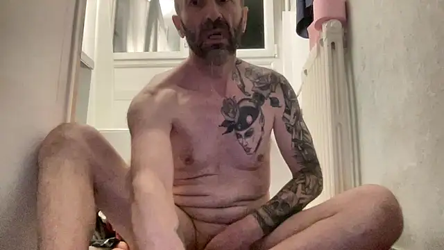 Snapshot of slave44nantes chatting on 12-16-25, 12:59 slave44nantes online show from 12-16-25, 12:59