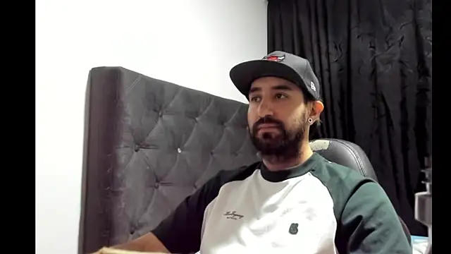 coolfriki online show from 11-19-25, 04:23