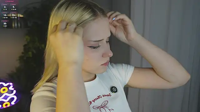 Mol l y online show from 10-17-25, 04:53