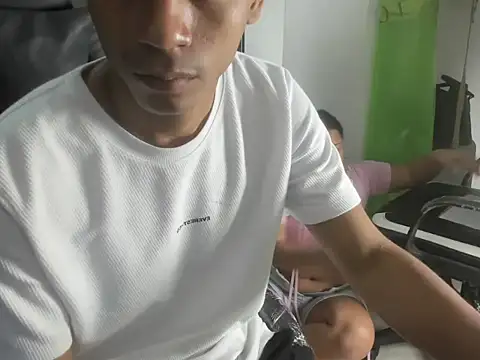 Baby Latin online show from 11-12-25, 04:24