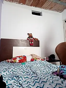 Snapshot of Mau-sophy chatting on 11-19-25, 03:23 Mau-sophy online show from 11-19-25, 03:23