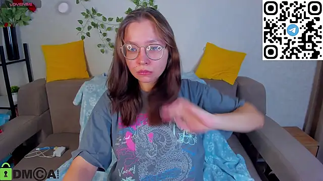 Nuura Moore online show from 12-02-25, 01:11