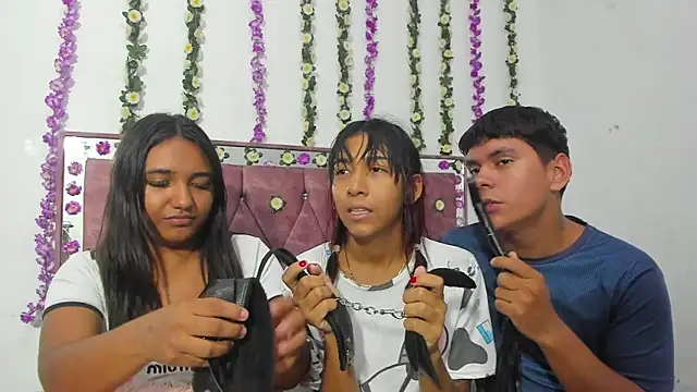 Extreme Trio Nomercy online show from 10-19-25, 02:56