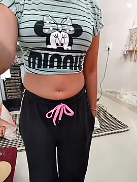 Snapshot of anshika0124 chatting on 10-24-25, 04:53 anshika0124 online show from 10-24-25, 04:53