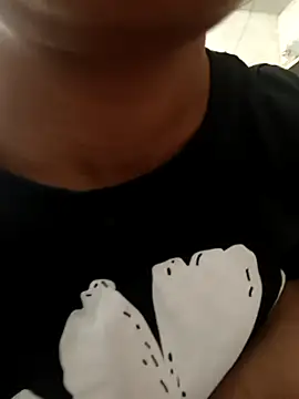 Snapshot of anshika0124 chatting on 11-14-25, 05:17 anshika0124 online show from 11-14-25, 05:17