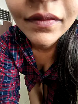 Snapshot of anshika0124 chatting on 12-04-25, 05:17 anshika0124 online show from 12-04-25, 05:17