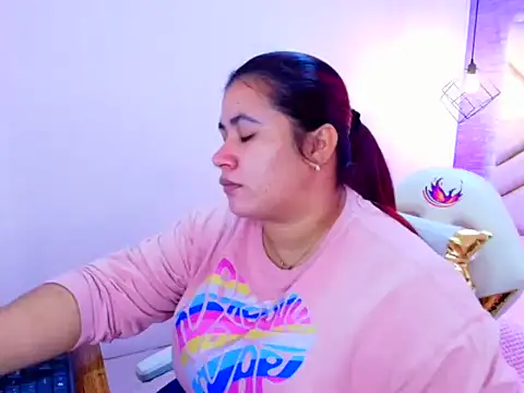 Snapshot of Addyy_02 chatting on 10-12-25, 11:42 Addyy 02 online show from 10-12-25, 11:42