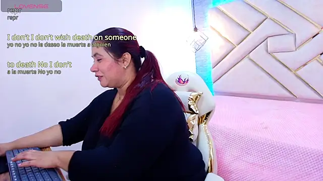 Snapshot of Addyy_02 chatting on 10-21-25, 11:44 Addyy 02 online show from 10-21-25, 11:44