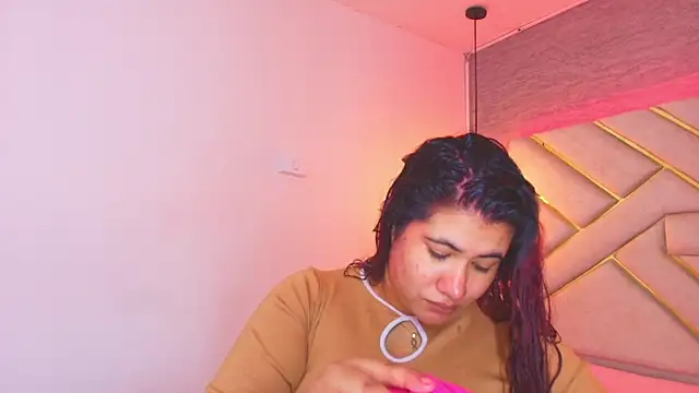 Snapshot of Addyy_02 chatting on 10-31-25, 11:33 Addyy 02 online show from 10-31-25, 11:33