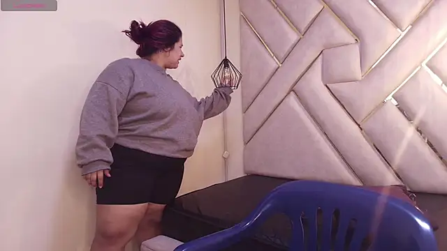 Snapshot of Addyy_02 chatting on 11-25-25, 05:24 Addyy 02 online show from 11-25-25, 05:24