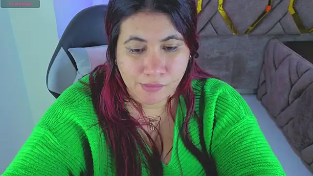 Snapshot of Addyy_02 chatting on 12-14-25, 02:33 Addyy 02 online show from 12-14-25, 02:33