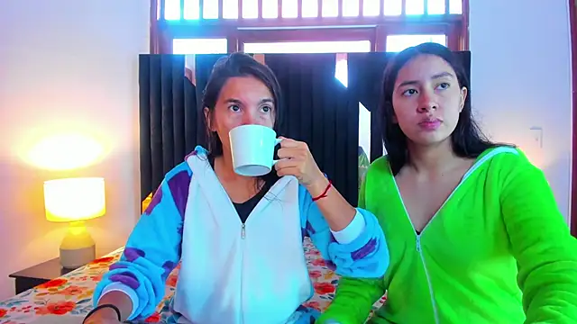 Sofy and Mia online show from 10-18-25, 12:50