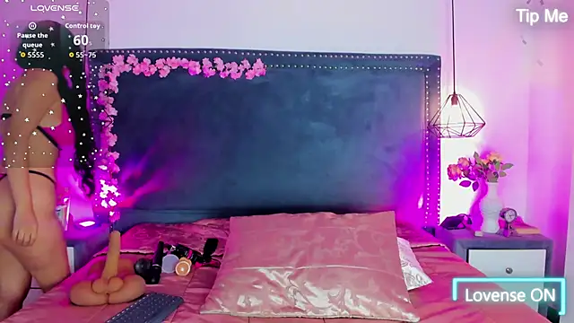 Snapshot of Emma_Saylor chatting on 10-16-25, 07:04 Emma Saylor online show from 10-16-25, 07:04