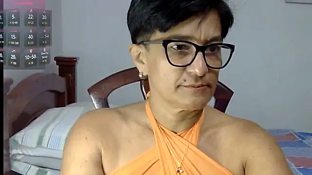 Snapshot of LunaLUVX chatting on 10-20-25, 06:08 LunaLUVX online show from 10-20-25, 06:08