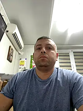 Snapshot of crazy88p chatting on 10-13-25, 04:18 crazy88p online show from 10-13-25, 04:18