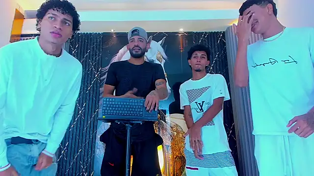 Snapshot of _Gods_of_Olympus_ chatting on 10-12-25, 04:22 Gods of Olympus online show from 10-12-25, 04:22