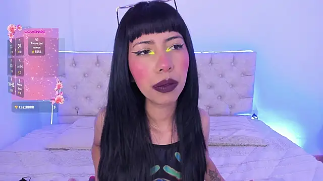 Nina fox 0691 online show from 11-29-25, 12:30